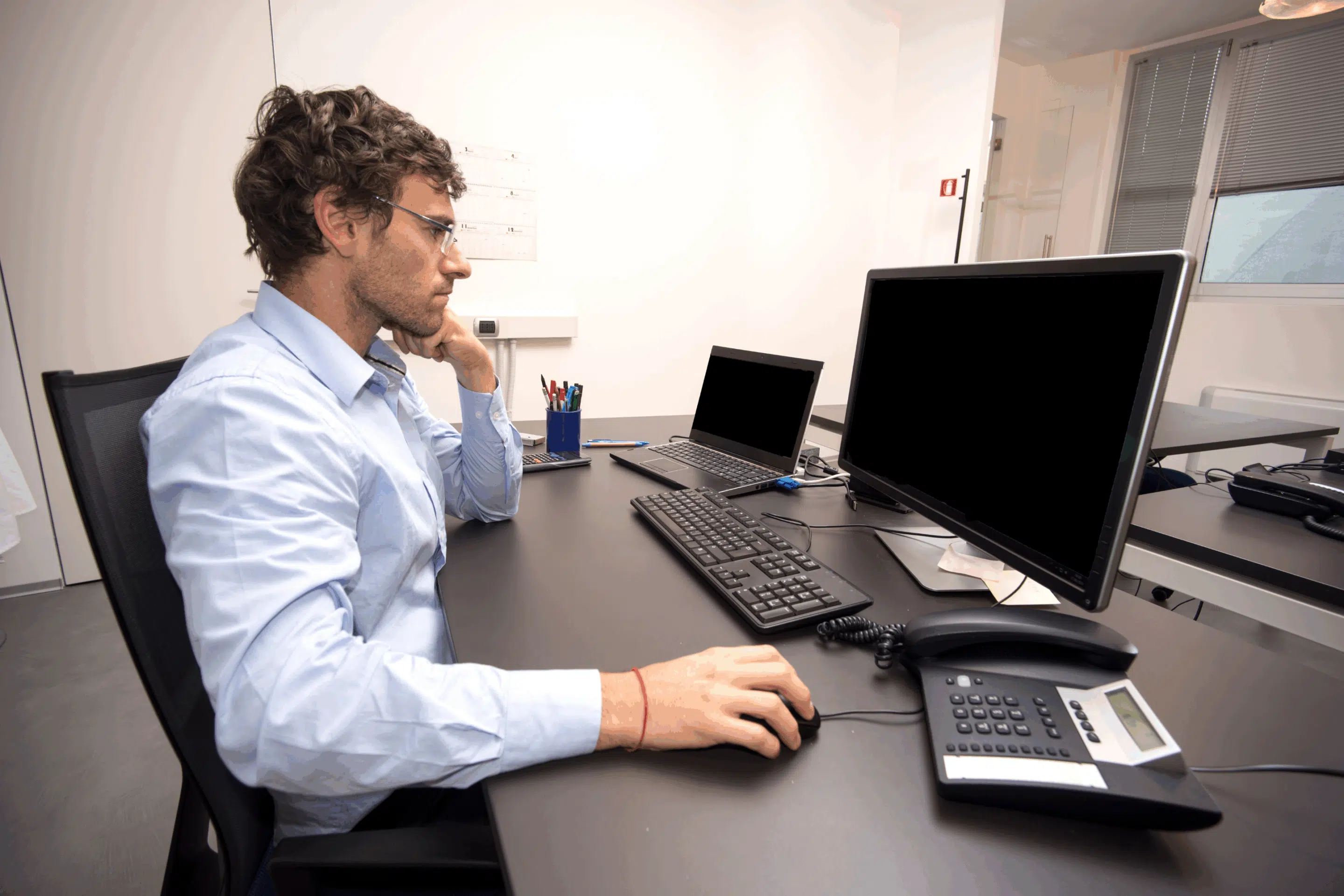 Cupping therapy for office workers