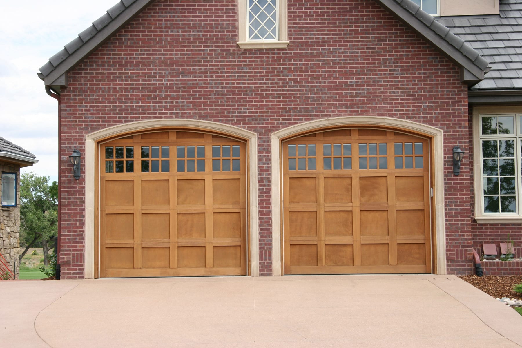 Custom garage doors Des Moines