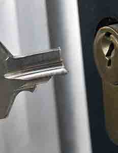 Commercial locksmith