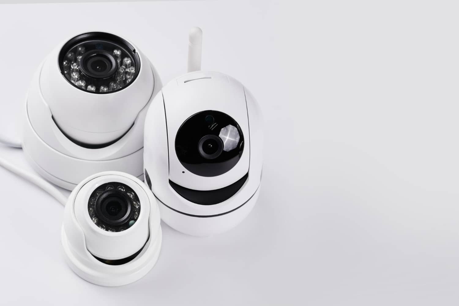 Home surveillance installation