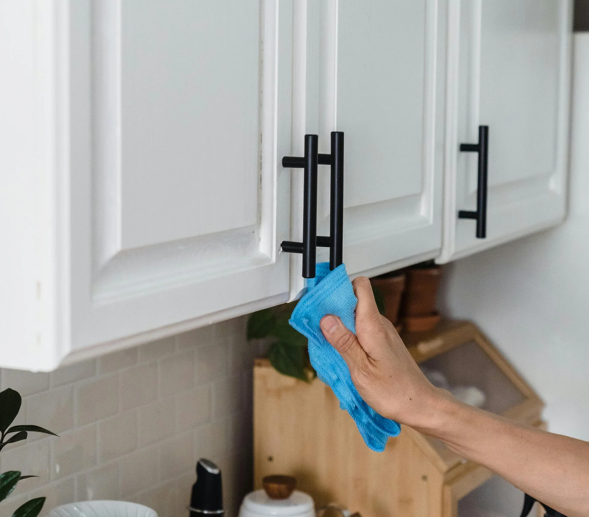 Deep cleaning specialists at work