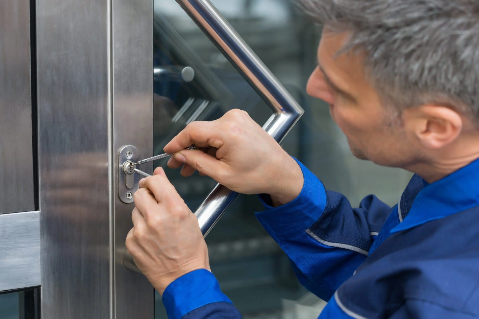 Locksmith at work in Virginia Beach