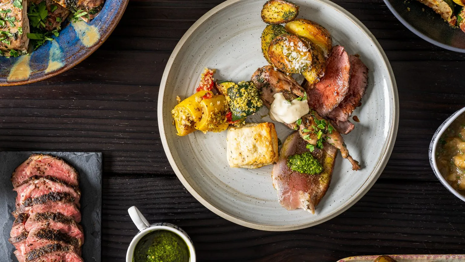 Gourmet dishes by Et Catering