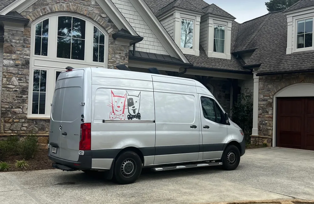 Fur Pets Grooming mobile van