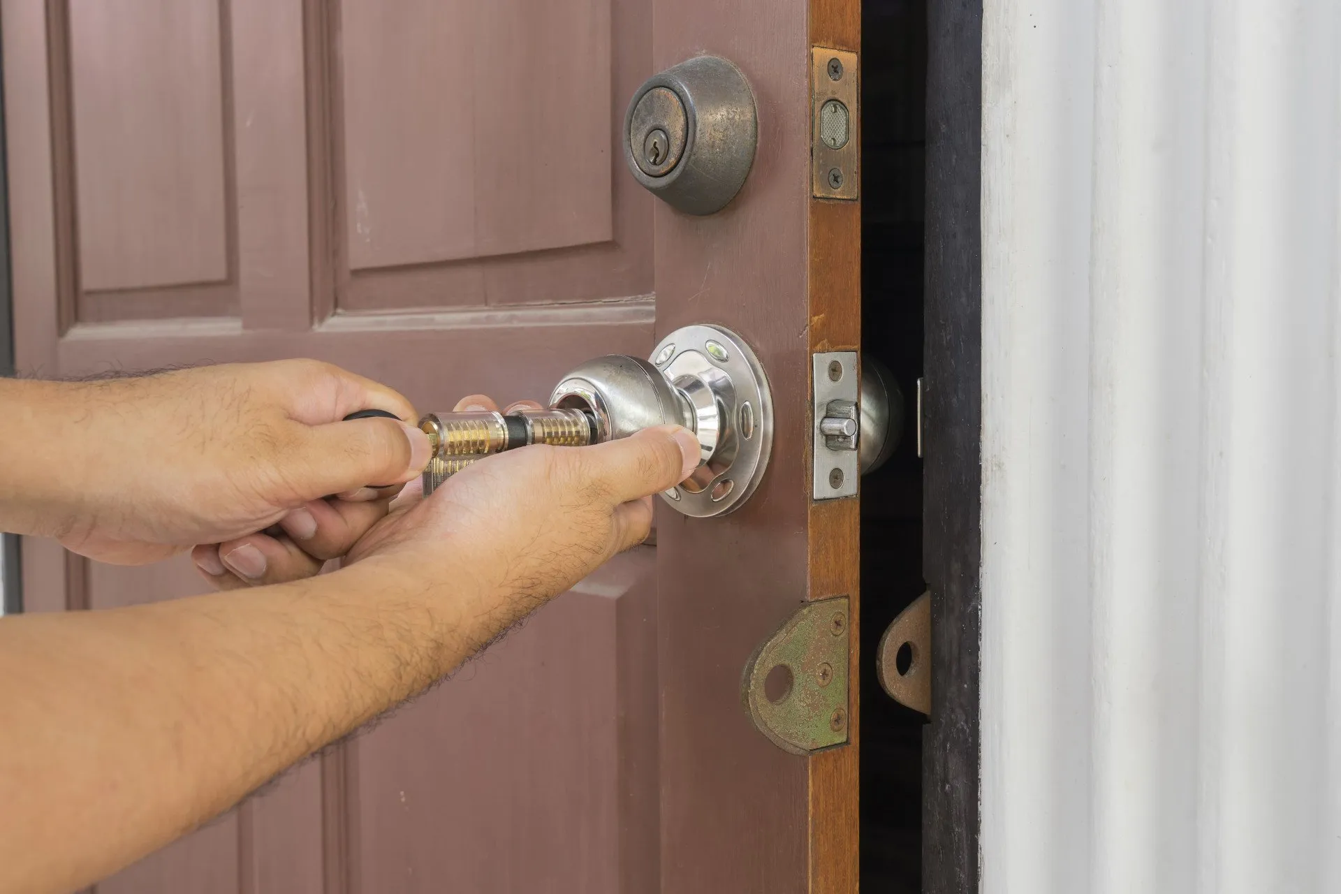 Professional locksmith hardware installation