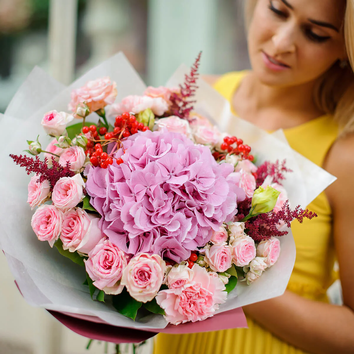 Mixed floral arrangement