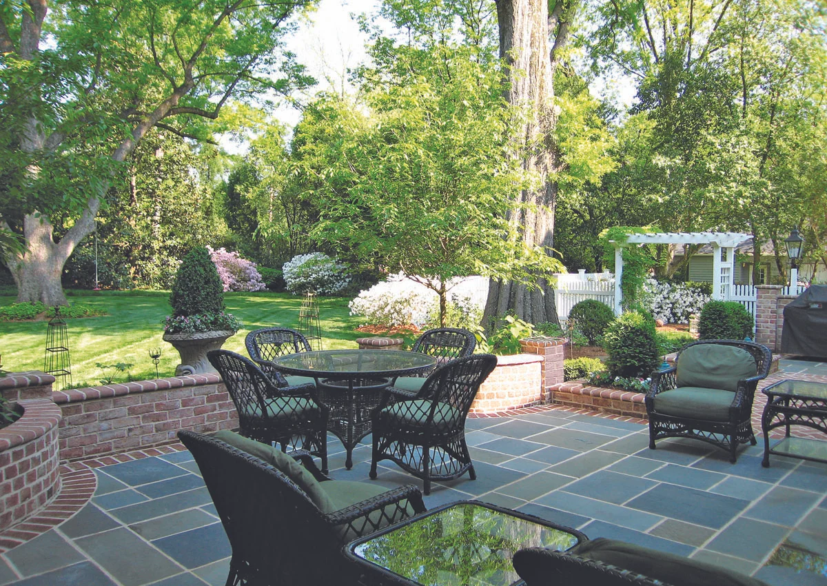 Elegant back yard patio hardscape