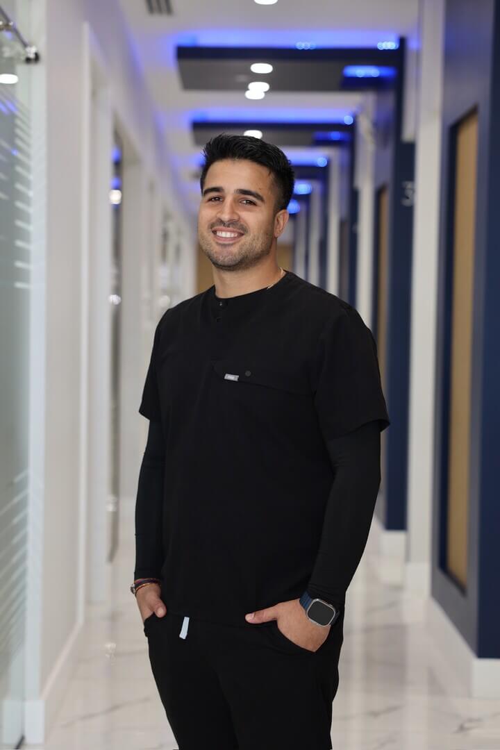Dr. Javier Guillen