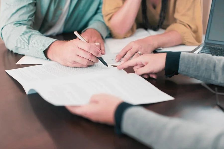 Signing and notarizing a document